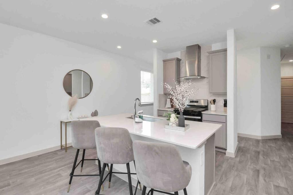 4Bedroom Escape - Near Med Center With Backyard Хьюстон Экстерьер фото