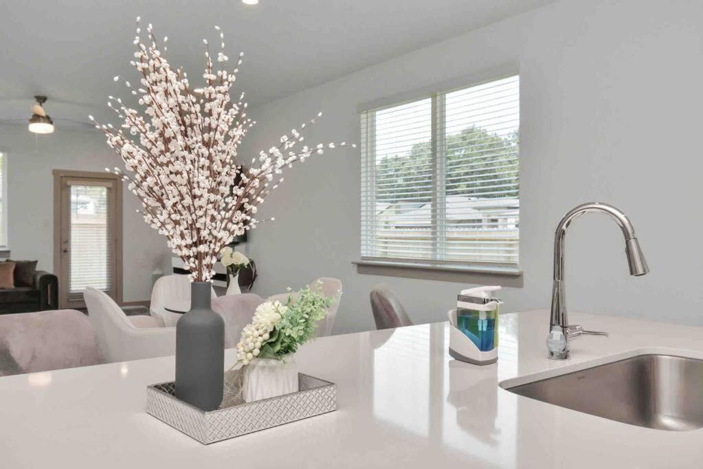 4Bedroom Escape - Near Med Center With Backyard Хьюстон Экстерьер фото